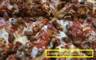 Pizza s šampinjonima i mljevenim mesom u tavi 10 minuta: recept