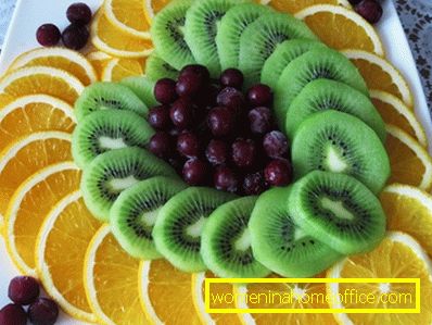 Rezanje voća na svečanom stolu